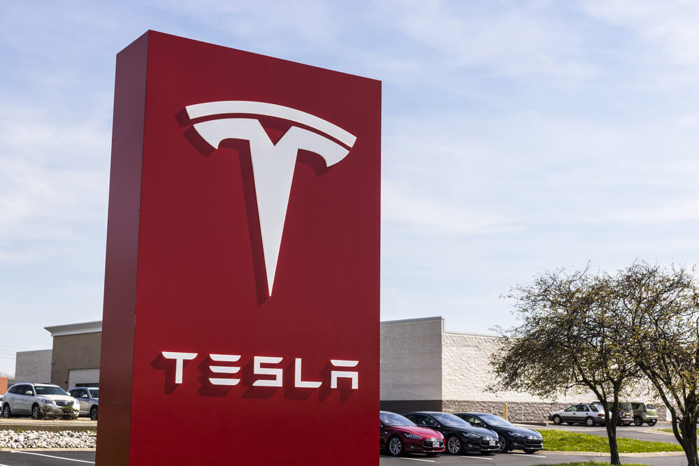 Tesla CEO Taunts Short Sellers Amid Legal Scrutiny