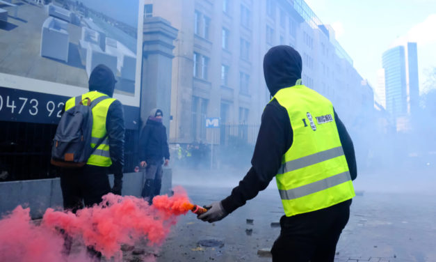 France’s Yellow Vest Protesters: Unleash Chaos by Withdrawing All Money From Banks