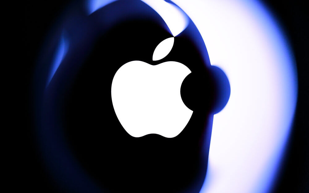 Apple’s Cloud Efforts Won’t Heal Its Rotting Core — Time to Flee?