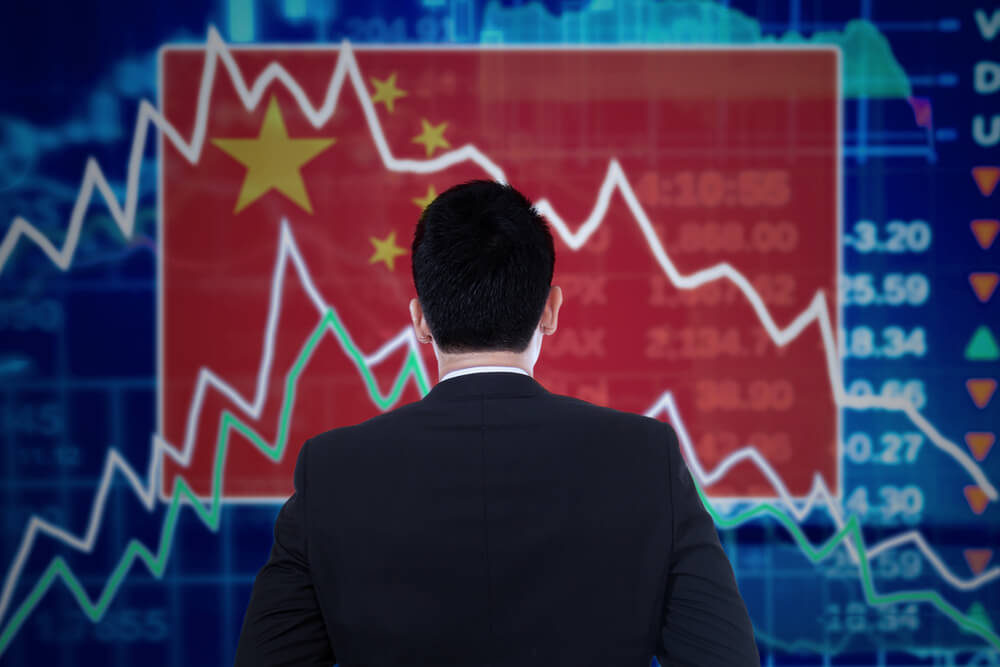 China Sets Big Growth Target to Shore up Sinking Economy