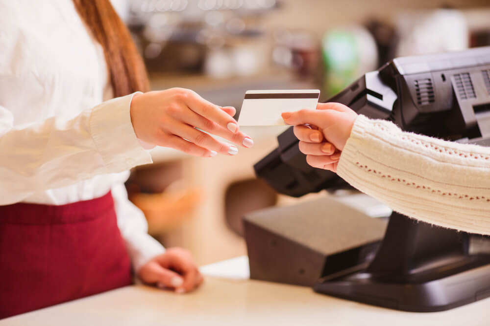 Retail Sales, Durable Goods Orders Fall as Recession Signs Mount