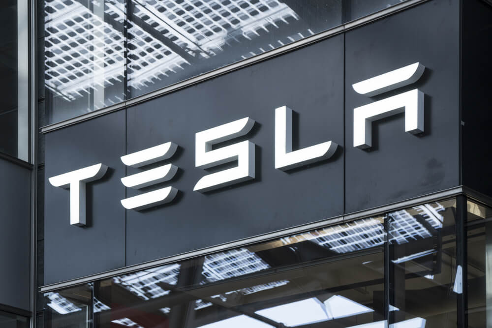 Tesla Stock Surpasses $500 Mark, Analysts Still Not Sold