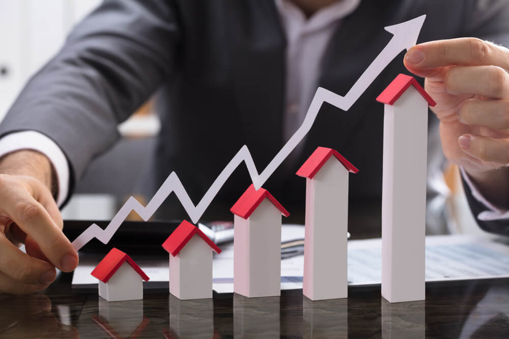 This ‘Crisis-Resistant’ Fund Yields 6.7% — and Crushed Stocks