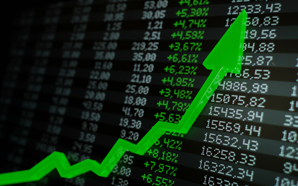 7/2 Closing Bell: Wall Street Rides Into Holiday Weekend on High Note