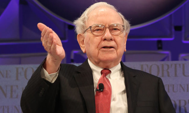 Longtime Berkshire Backer Accuses Buffett of ‘Thumb-Sucking,’ Sells Stake