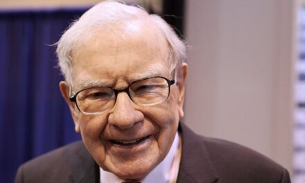 warren buffett's annual letter Warren Buffett selling Delta stock Peter Lynch